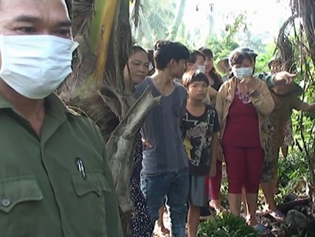 Phát hiện thi thể người đàn ông trôi dưới mương nước