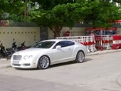 Đà Nẵng điều tra siêu xe Bentley nghi nhập lậu, đeo biển giả