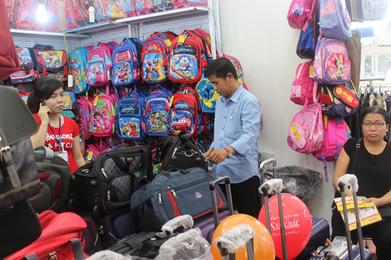 Hội chợ Hàng Việt Nam chất lượng cao Nhiều mặt hàng giảm giá