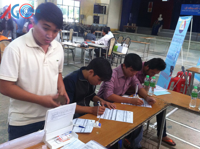 Cầu nối giữa doanh nghiệp và người lao động