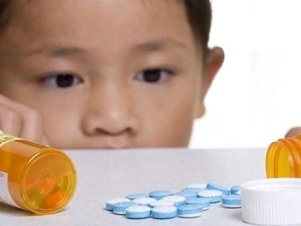 Cẩn trọng khi dùng kháng sinh cho trẻ