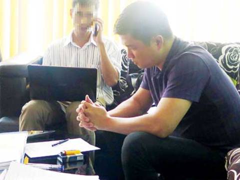 Cạm bẫy lừa đằng sau sàn vàng trái phép IMMS