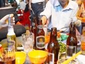 Những hệ luỵ từ việc gần 60 gia đình Việt dùng rượu bia thường xuyên
