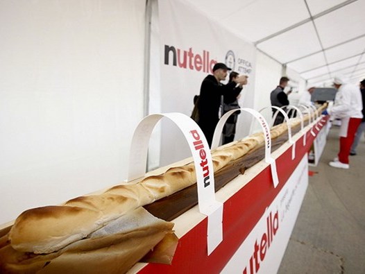 Bánh mỳ Pháp xô đổ kỷ lục chiếc bánh mỳ dài nhất của Việt Nam