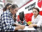 Chị Hồng Ve chai nhận tiền Yen từ Maritime Bank