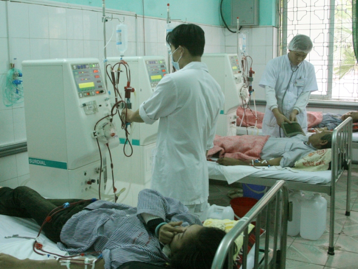 Các bệnh viện đồng loạt tăng giá 1 800 dịch vụ y tế