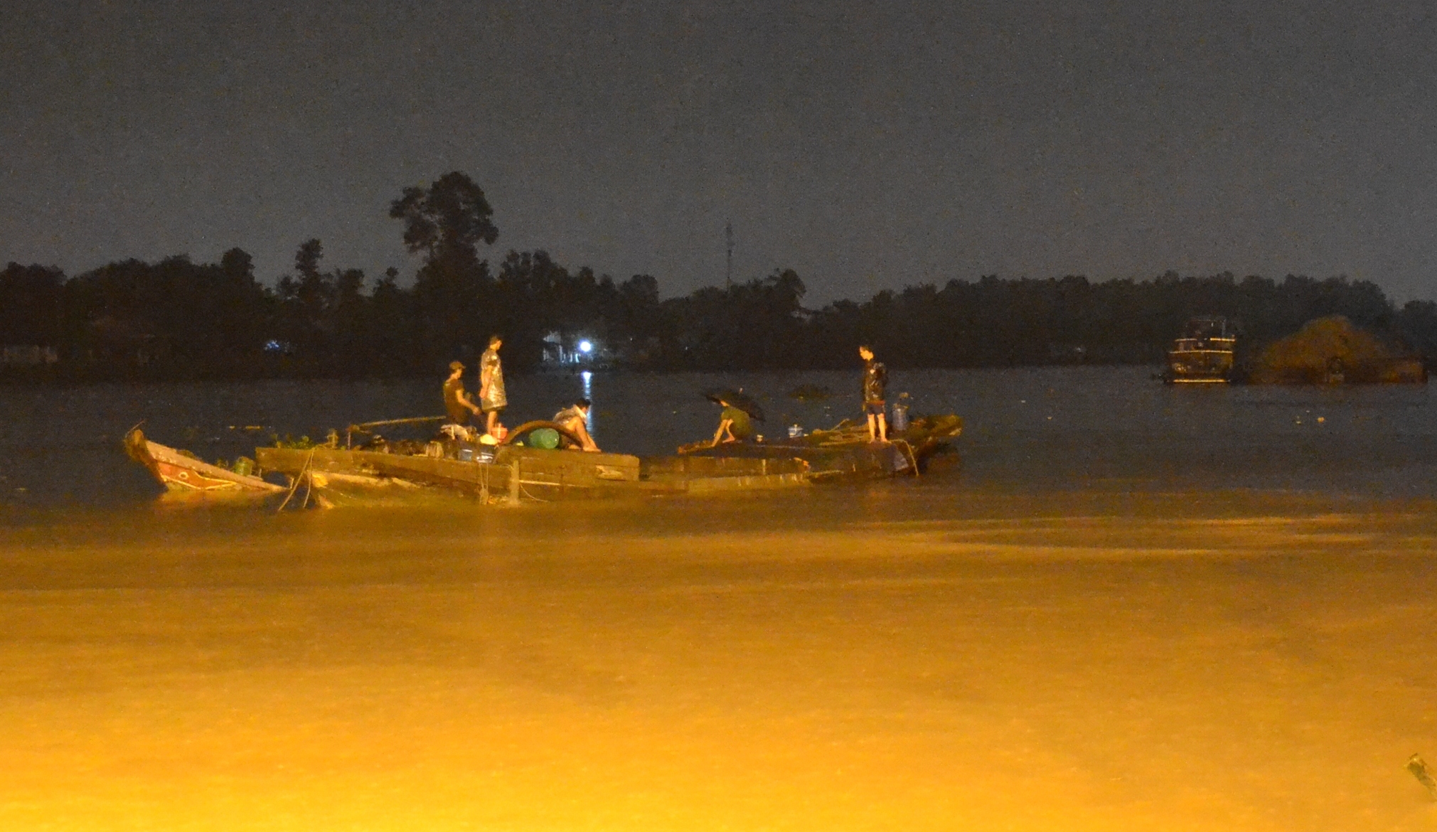 Xử lý nghiêm vi phạm khai thác cát lậu