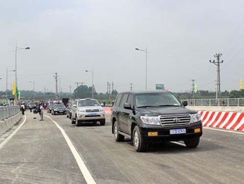 Cầu Hạc Trì cầu Việt Trì mới  xin thu phí từ 2 11