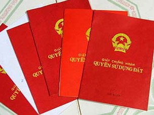 Bị người khác giữ sổ đỏ , tôi có kiện đòi được không