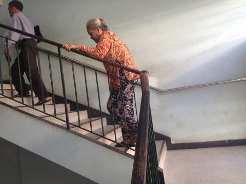 Bỏ tiền mua  ưu tiên khám bệnh