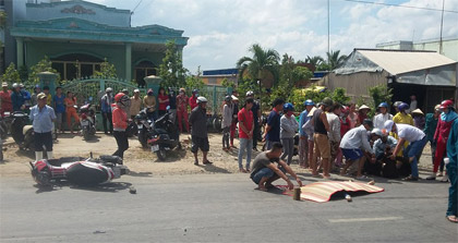 Va chạm với xe khách, một phụ nữ tử vong