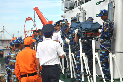 Tìm thấy một thi thể nghi là thuyền viên tàu Hoàng Phúc 18