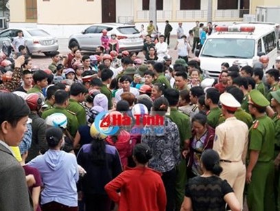 Khởi tố hình sự vụ gây rối trật tự công cộng tại UBND thị xã Kỳ Anh