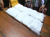 Bắt 2 đối tượng vận chuyển 10kg ma túy đá từ Trung Quốc vào nội địa