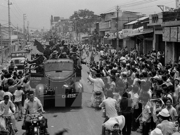 Tiếp nhận hơn 200 cuốn phim quý về Việt Nam từ bạn bè Đức