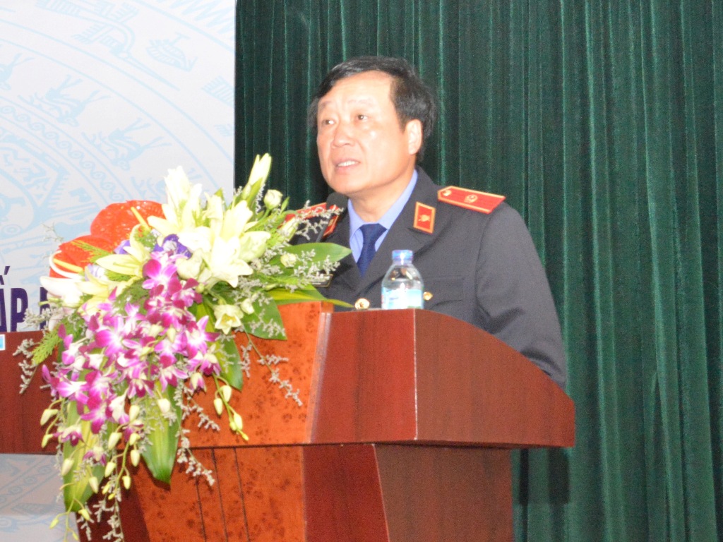 PGS.TS Nguyễn Hòa Bình, Ủy viên Trung ương Đảng, Viện trưởng VKSNDTC, Chủ tịch Hội đồng thi phát biểu tại kỳ thi.