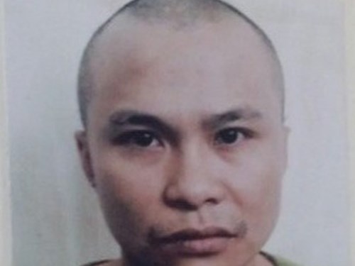 Xông vào nhà bạn gái đập tan 3 điện thoại xịn