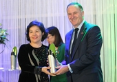 Thủ tướng New Zealand trực tiếp trao giải thưởng New Zealand Asean cho bà Mai Kiều Liên – Tổng giám đốc Vinamilk
