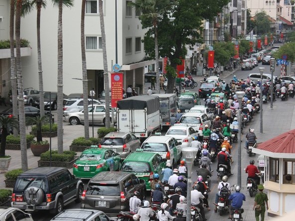 Hoãn giảm thuế tiêu thụ Giá ô tô sẽ chỉ tăng không giảm