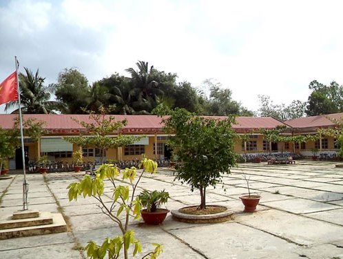 Học trò cũ lên facebook vu khống thầy phá đời nhiều nữ sinh