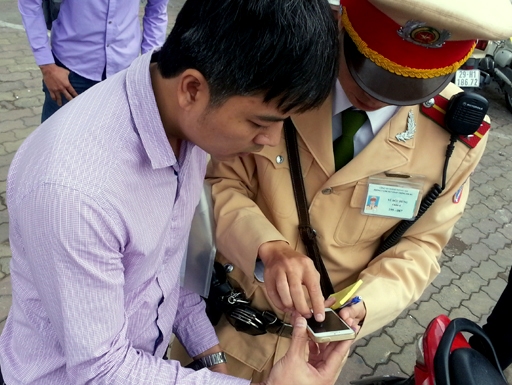 Ngày đầu tiên, 42 chủ phương tiện nhận được giấy phạt nguội