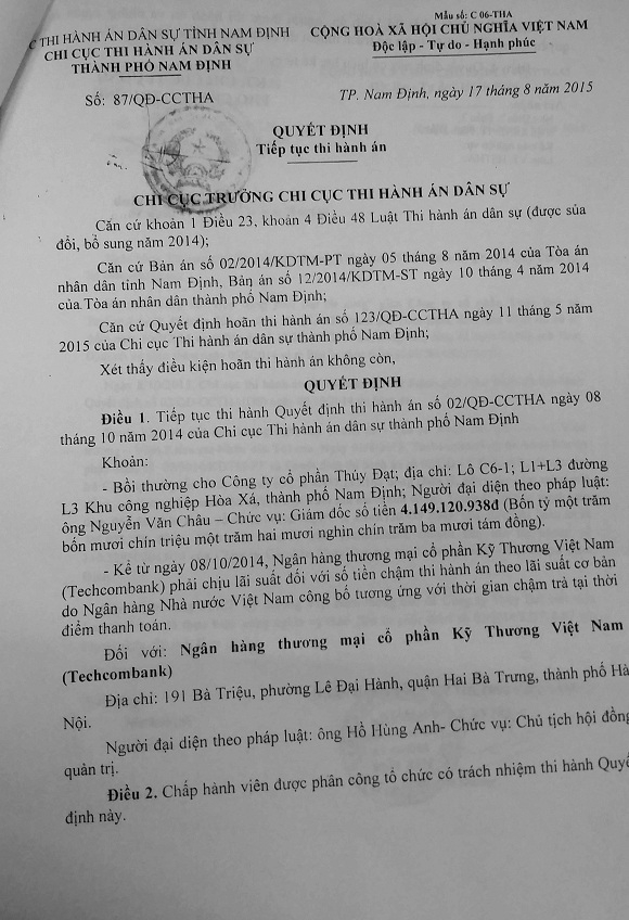 Techcombank và khách hàng kéo nhau ra tòa