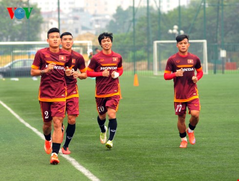 Công Phượng chấn thương; Tuấn Anh, Xuân Trường tập riêng