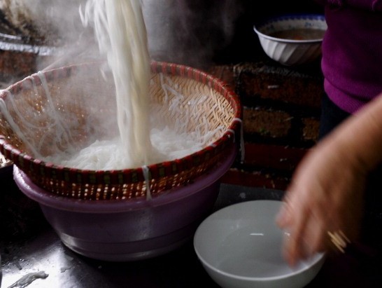 Hai chất độc trong bún, phở bạn đang ăn hàng ngày