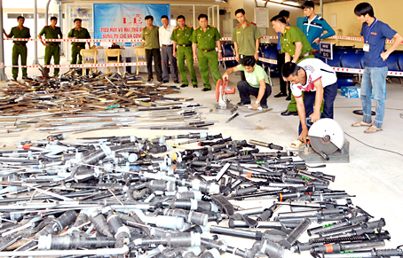 Siết chặt việc dùng hàng nóng để gây án