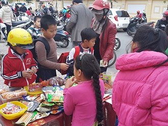 Hiểm họa rình rập cổng trường