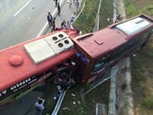 Tai nạn kinh hoàng trên cao tốc Nội Bài- Lào Cai, 12 người thương vong