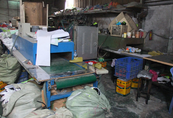 Phát hiện hàng ngàn đôi giày thể thao giả thương hiệu nổi tiếng