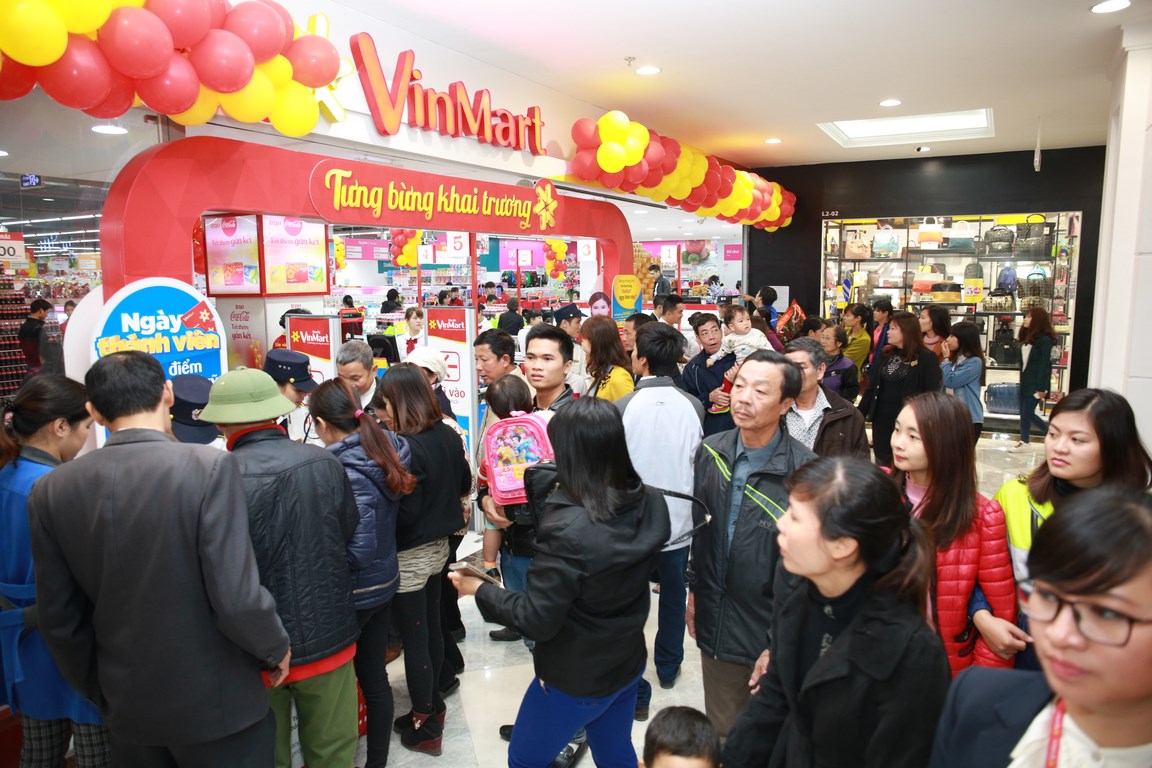 Hàng ngàn lượt khách nô nức đến Vincom ngày khai trương