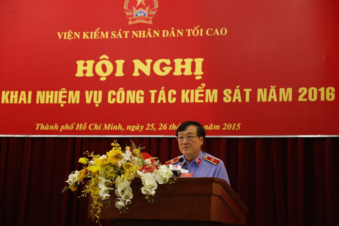 Viện trưởng VKSNDTC Nguyễn Hòa Bình phát biểu tại Hội nghị