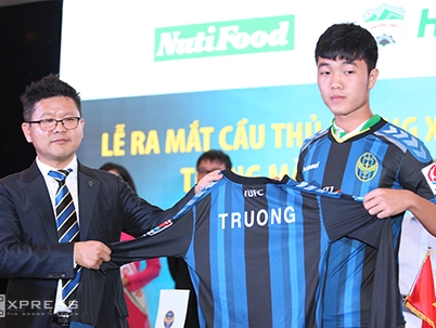 Xuân Trường sốc vì được sang Hàn Quốc thi đấu