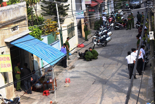 Quán bánh bèo (bên trái), nơi A Lãng ăn sáng và phục bắn Li Muzi cách đó 10 m - Ảnh: Nguyễn Tú