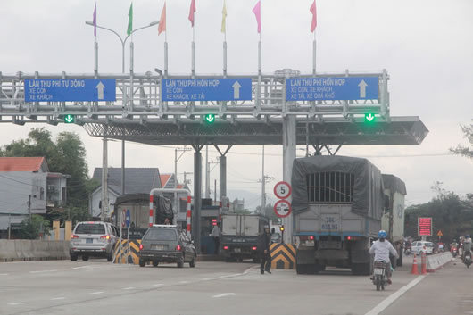 Tài xế sốc khi trạm thu phí mới tăng giá vé