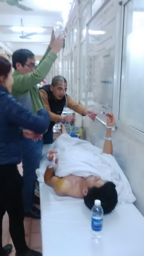 Ông Nguyễn Đoàn Bộ đang được cấp cứu tại Bệnh viện Việt Đức