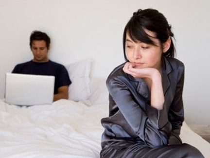 Chồng thường xuyên quan hệ với gái gọi vì nhu cầu cao