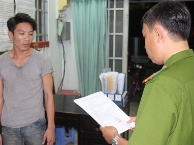 Khởi tố đối tượng vào tận bệnh viện truy sát bệnh nhân