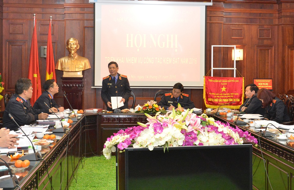 Đồng chí Lê Hữu Thể, Phó Viện trưởng VKSNDTC phát biểu chỉ đạo tại Hội nghị