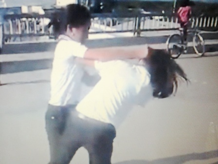 Sự vô cảm tiếp tay cho bạo lực học đường