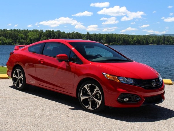 Nhu cầu thuê xe tự lái dịp Tết tăng cao, giá tăng hơn 30