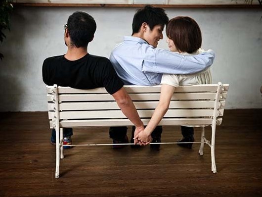 Khi trái tim luôn rung động vì người thứ ba