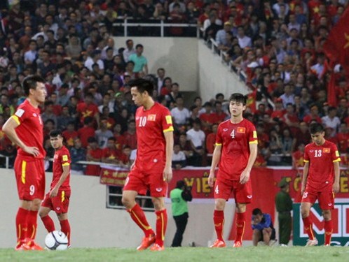 Nội bộ VFF Trống đánh xuôi, kèn thổi ngược