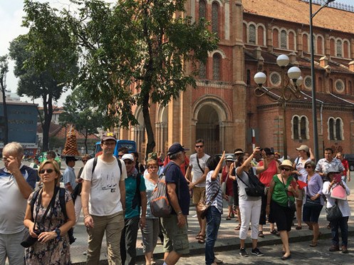 Khách quốc tế sụt giảm không phanh