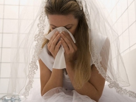 Chết đứng vì món quà người yêu cũ tặng tại lễ cưới