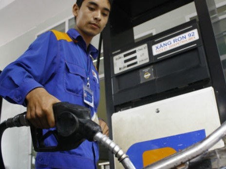 Giá xăng dầu dự báo sẽ giảm thêm khoảng 500 đồng lít trước Tết