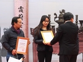 Bà đồ 21 tuổi đạt giải Nhì viết thư pháp trong Hội chữ Xuân 2016