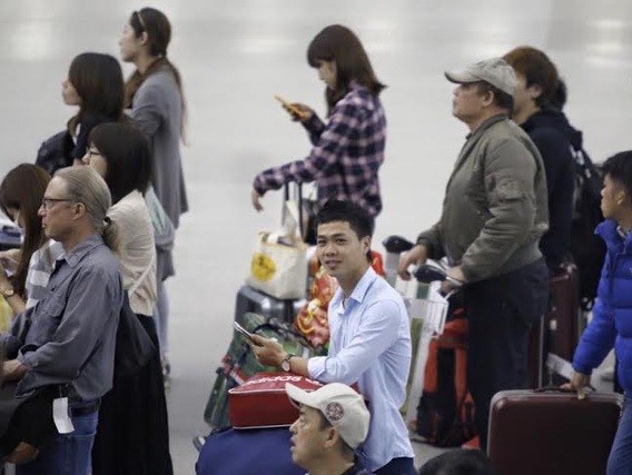 Công Phượng một mình sang Nhật Bản